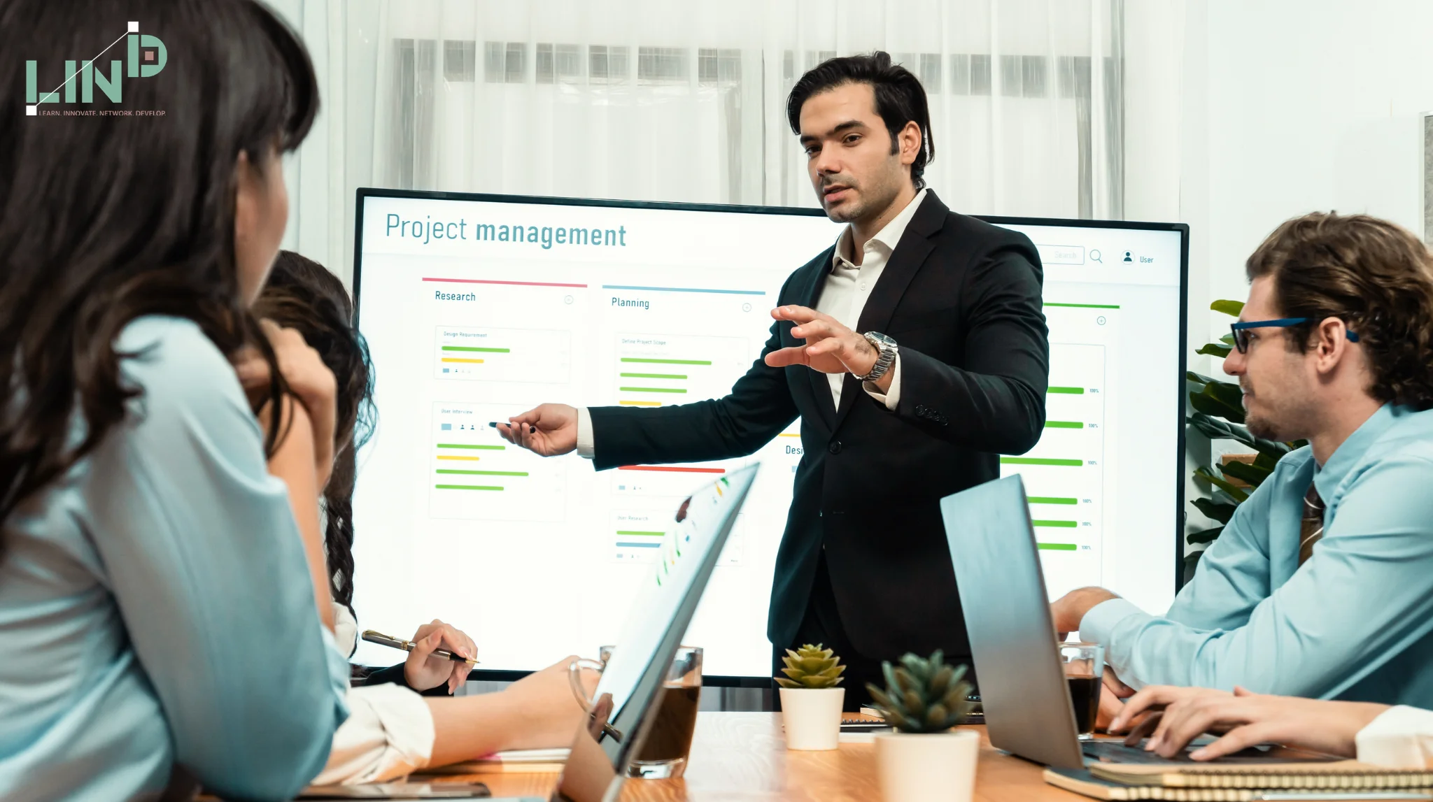 How Management Training Helps Professionals Advance Your Careers